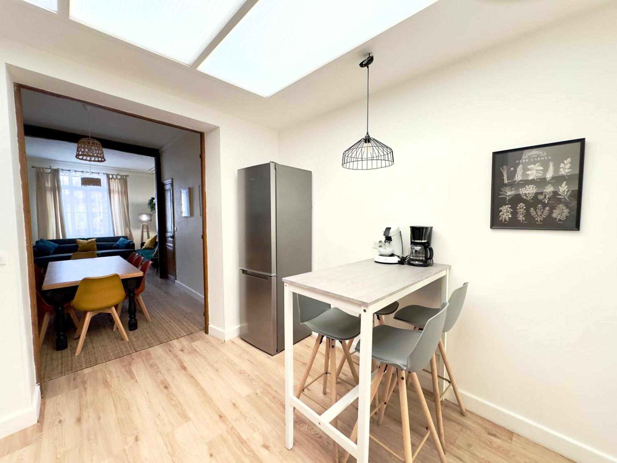 אמיינס 4 Chambres - Grande Maison - Parking - Jardin מראה חיצוני תמונה